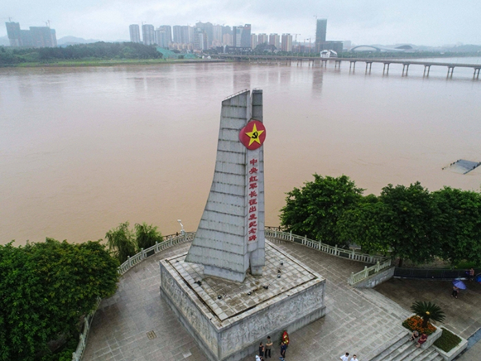 這是位于江西省于都縣的中央紅軍長征出發紀念碑。